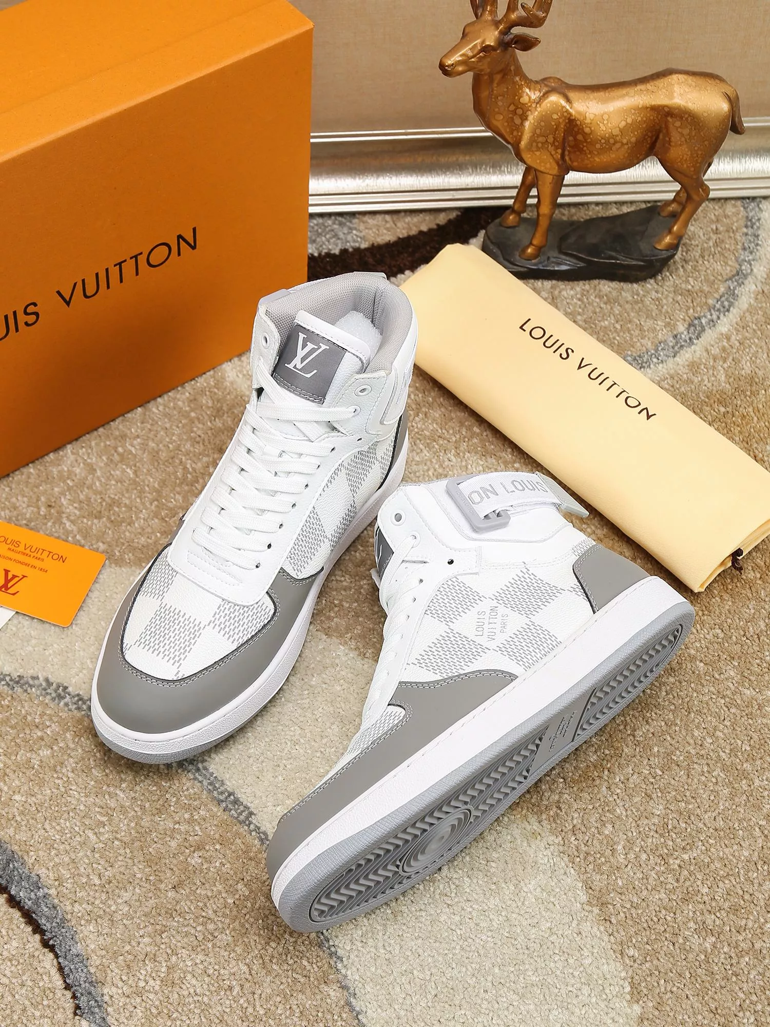 louis vuitton high tops chaussures pour homme s_12ba1a44